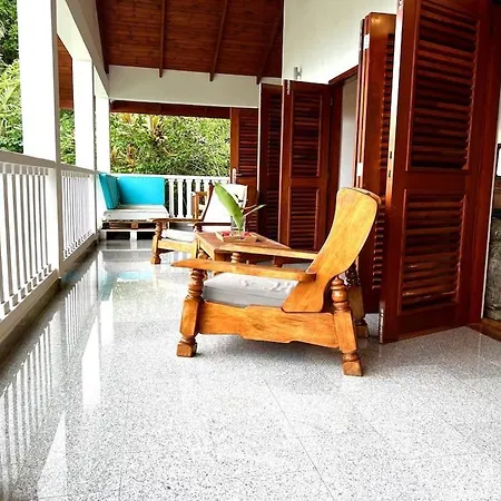 Hilltop South - Villa Bougainville