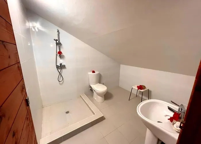 Hilltop South - Bougainville Villa