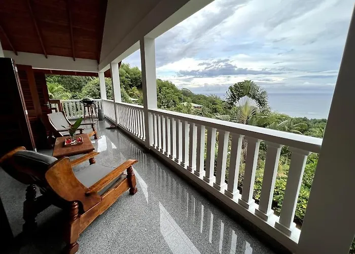 Hilltop South - Bougainville * Takamaka