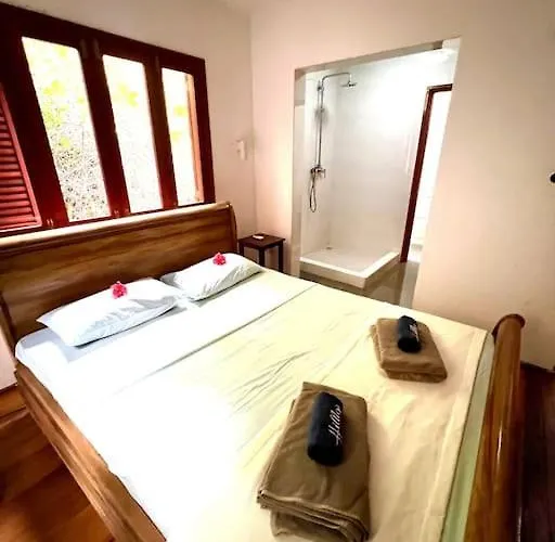 Hilltop South - Bougainville Villa